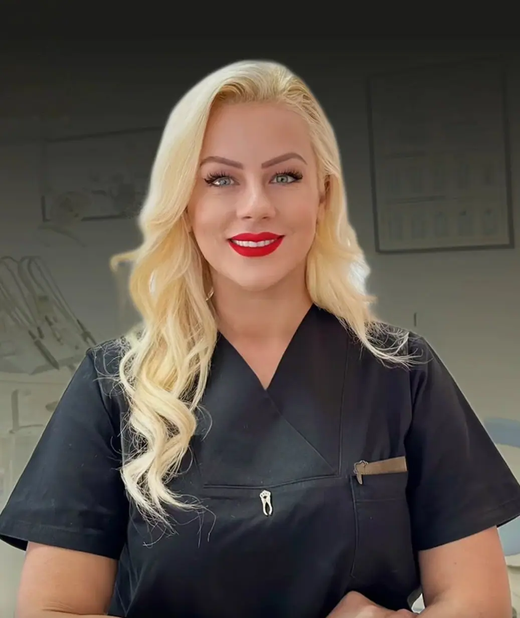 Dr. Sonila Prifti, me flokë bjonde, në klinikën Diamanti Elite